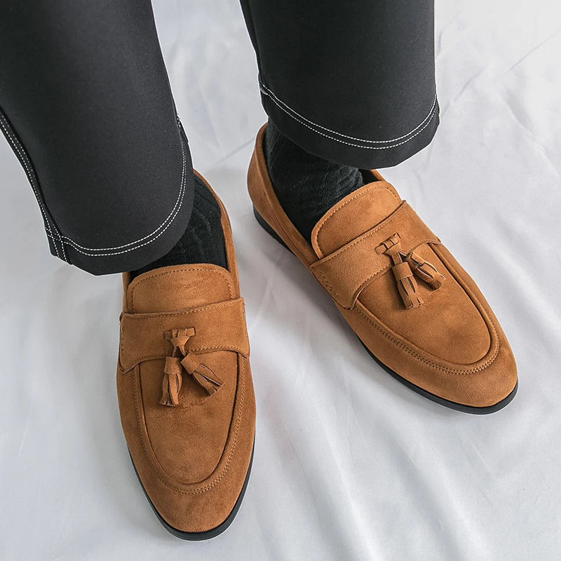 MOCASÍN DE ANTE CON BORLAS ETTORE