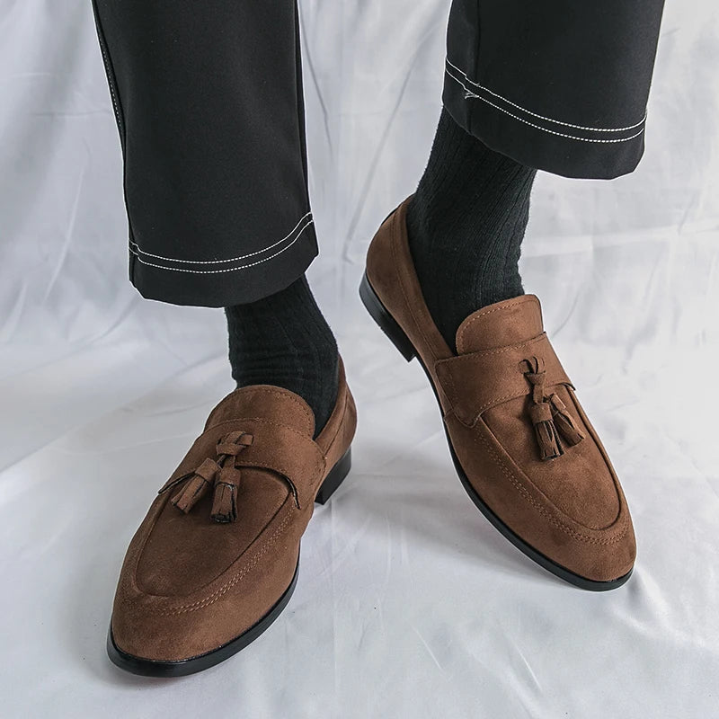 MOCASÍN DE ANTE CON BORLAS ETTORE