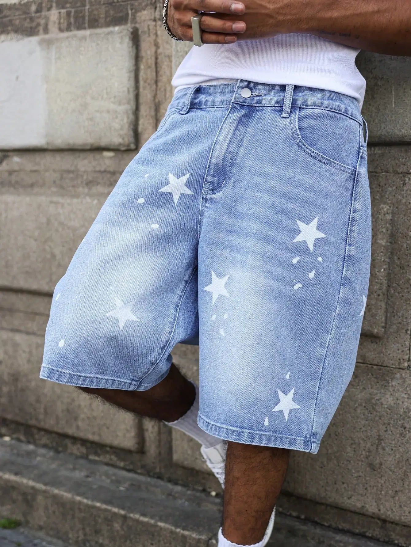 PANTALONES CORTOS AZULES CON ESTRELLAS