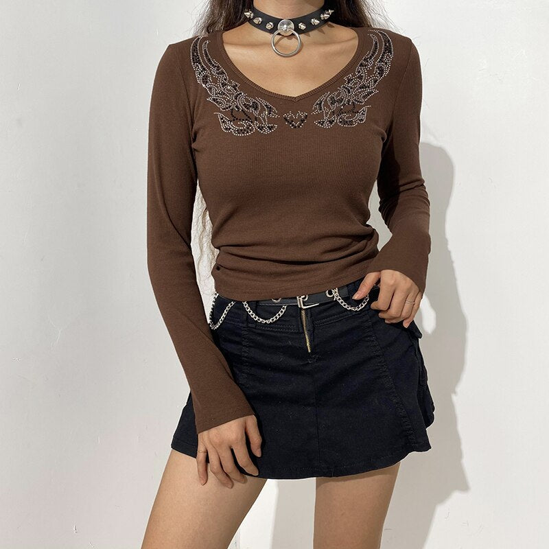 TOP CROP GRUNGE CON PEDRERÍA