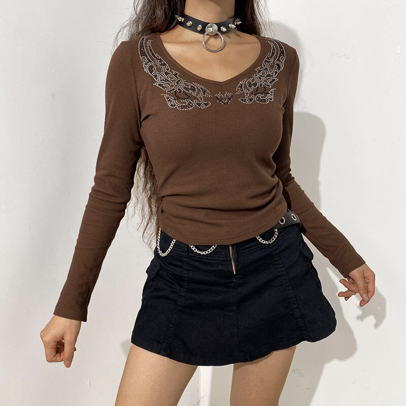 TOP CROP GRUNGE CON PEDRERÍA