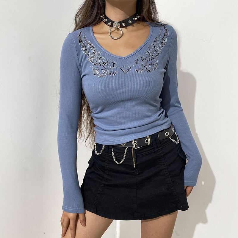 TOP CROP GRUNGE CON PEDRERÍA