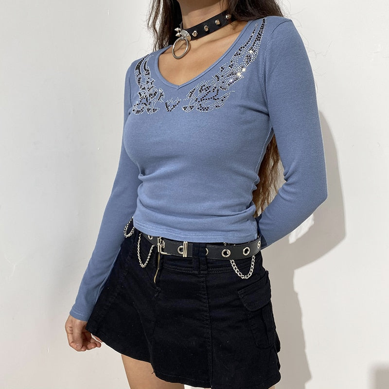 TOP CROP GRUNGE CON PEDRERÍA