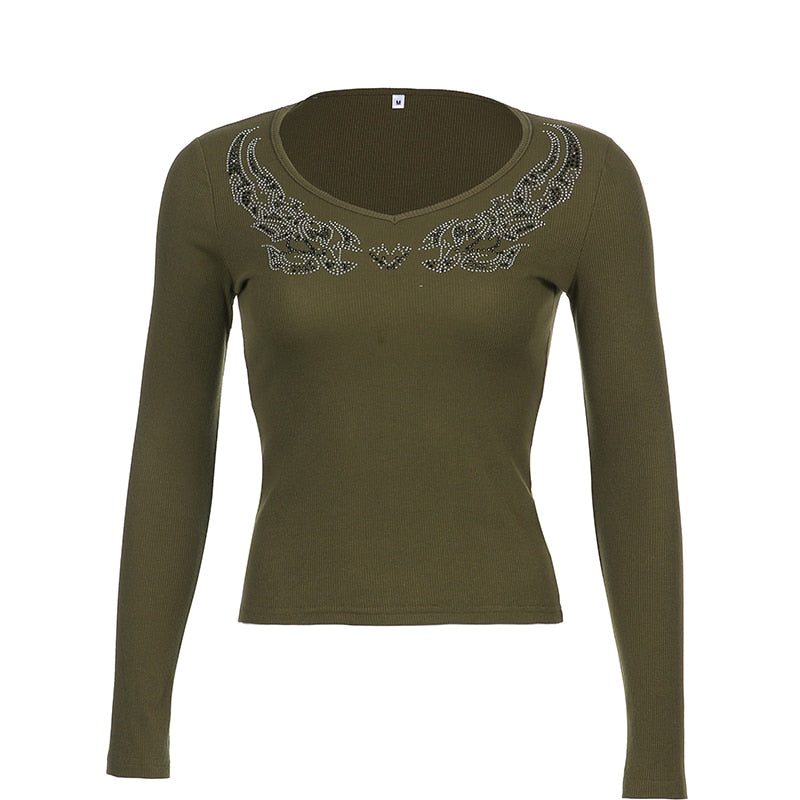 TOP CROP GRUNGE CON PEDRERÍA